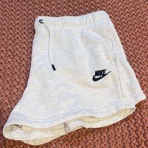 Nike Sportswear Club Fleece shorts